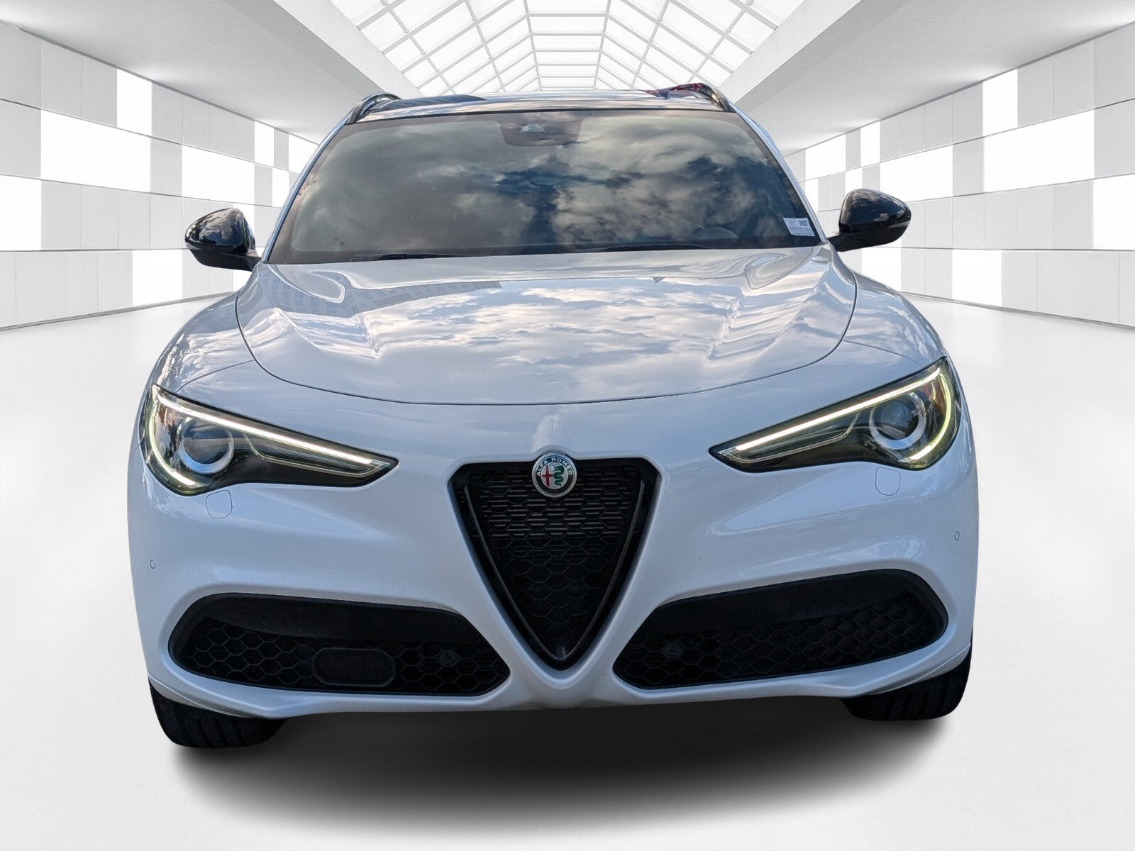 Used 2023 Alfa Romeo Stelvio Veloce AWD/4WD image 2