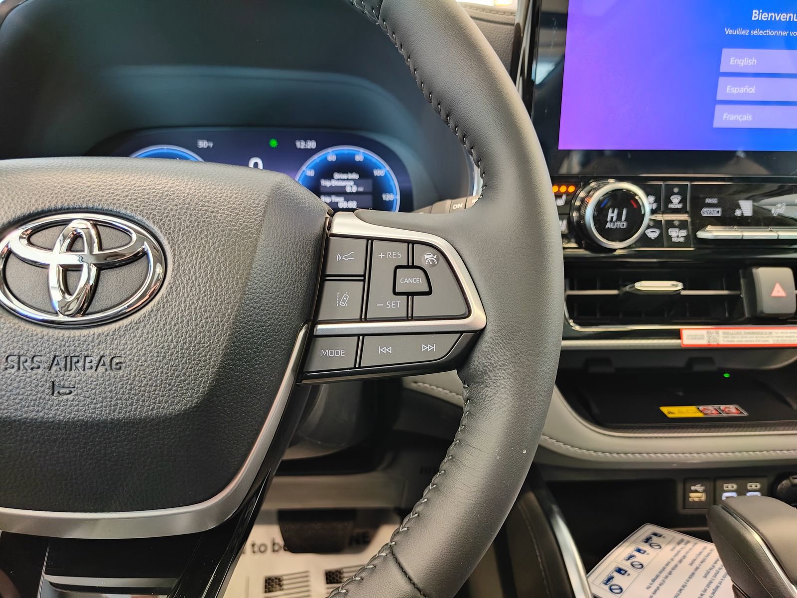 New 2026 Toyota Highlander Platinum image 24