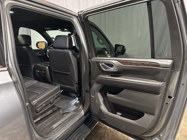 Used 2021 Chevrolet Suburban LT AWD/4WD image 30