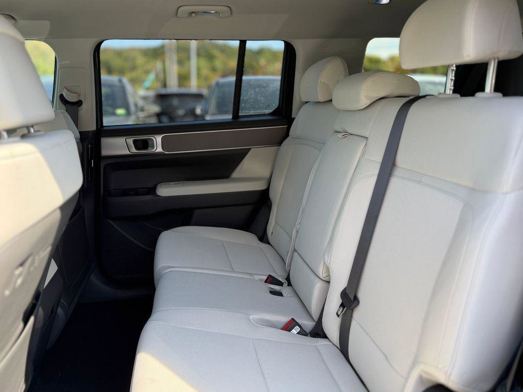 New 2026 Hyundai Santa Fe SE image 11