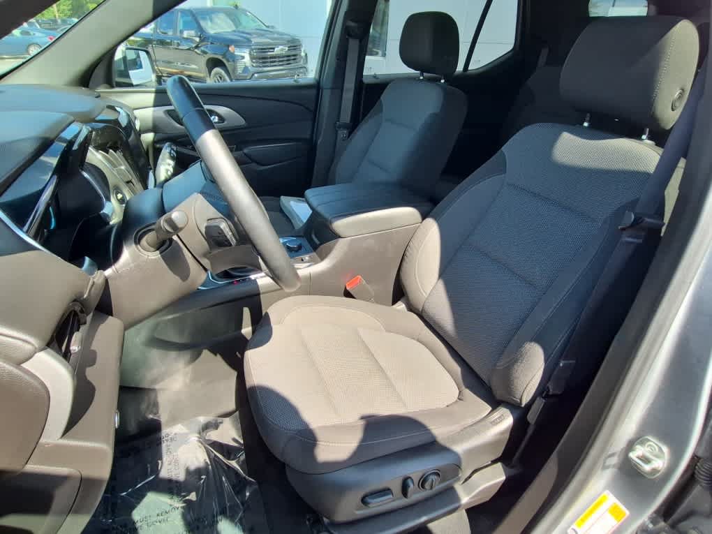 Used 2023 Chevrolet Traverse LT AWD/4WD image 12