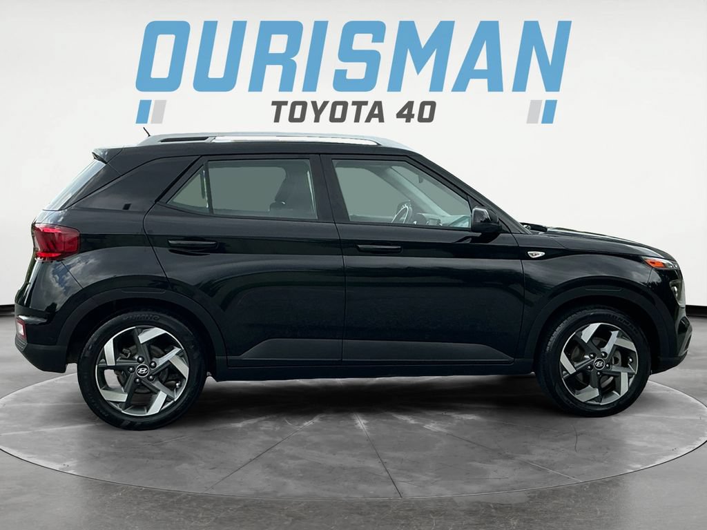 Used 2024 Hyundai Venue SEL FWD image 8