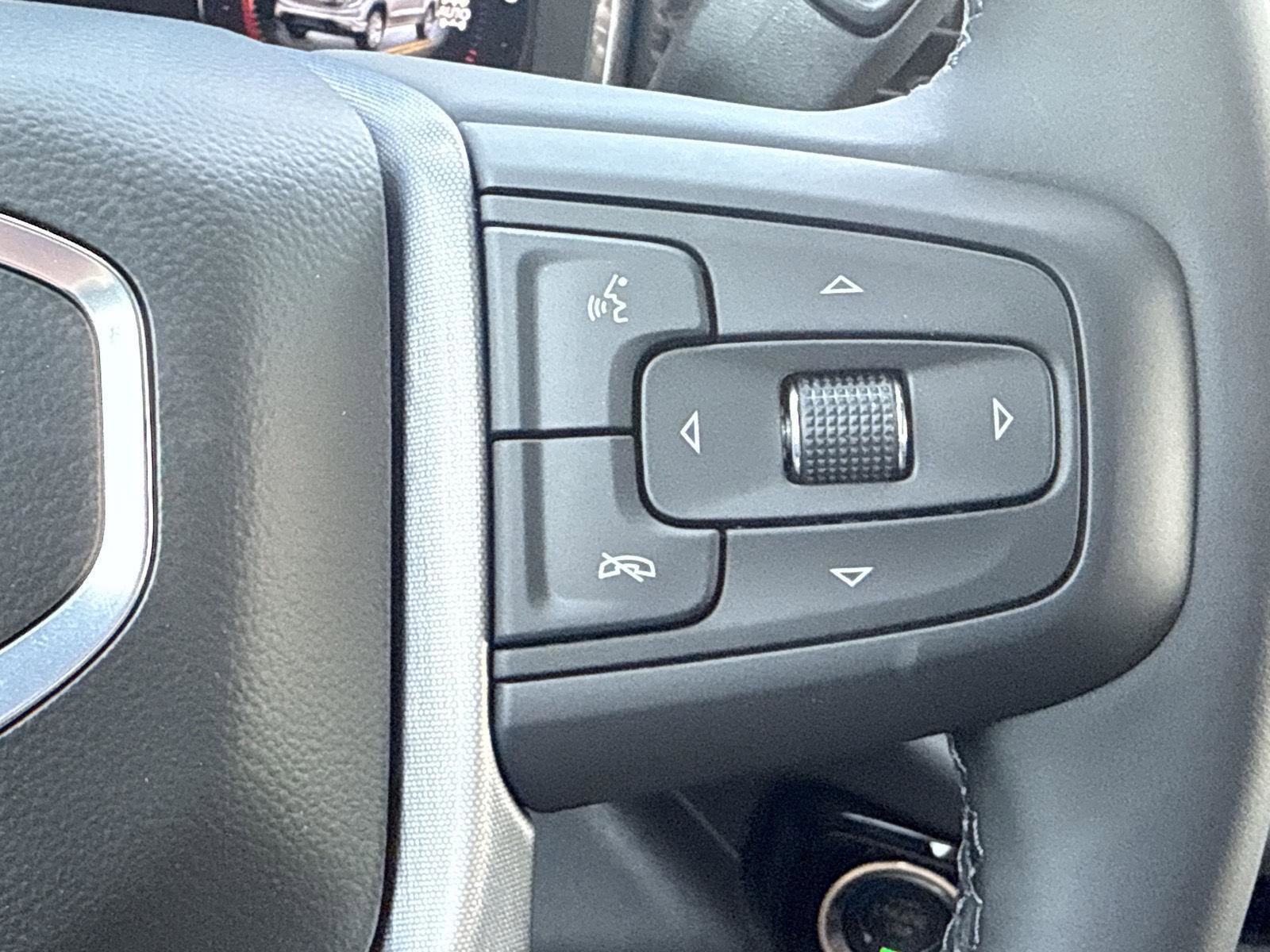 New 2025 GMC Sierra 1500 SLE image 39