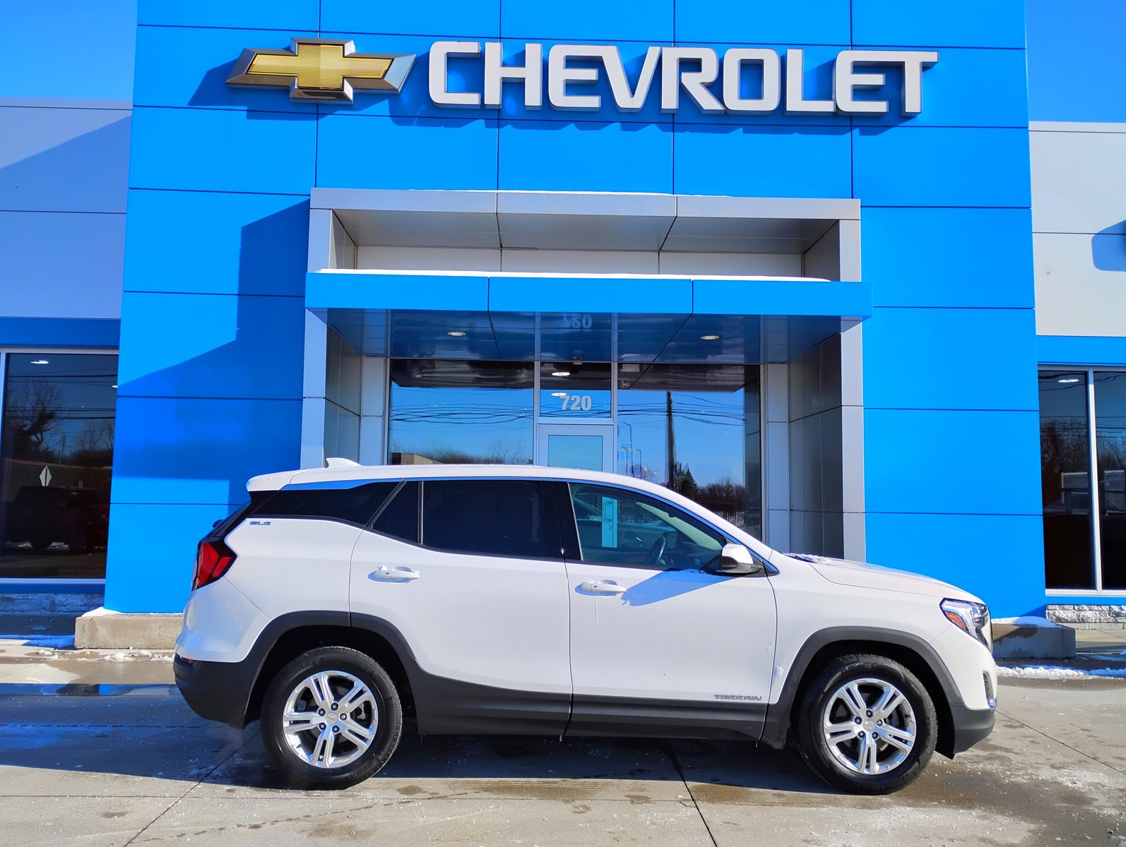 Used 2020 GMC Terrain SLE image 35