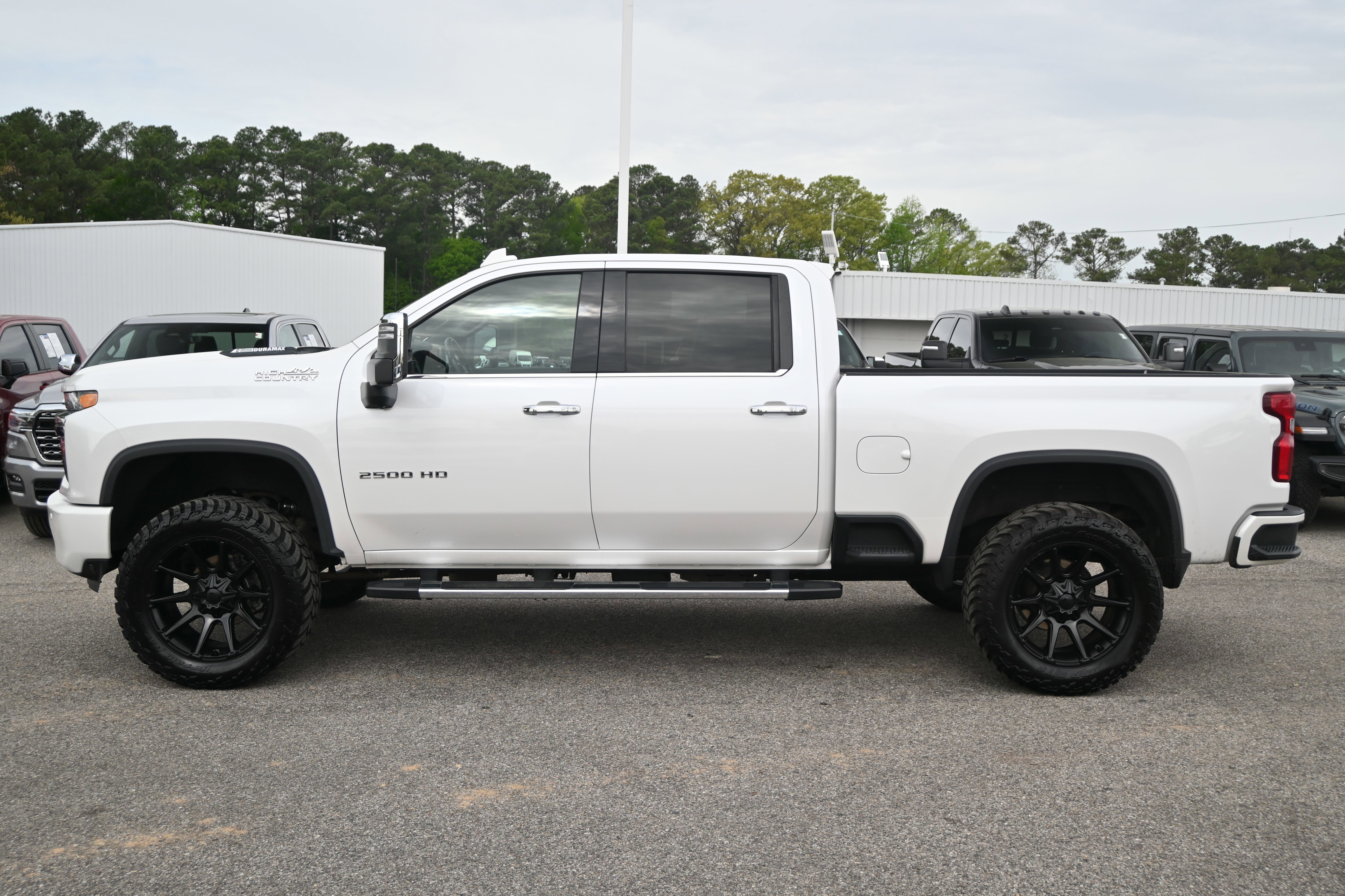 Used 2020 Chevrolet Silverado 2500 High Country image 10