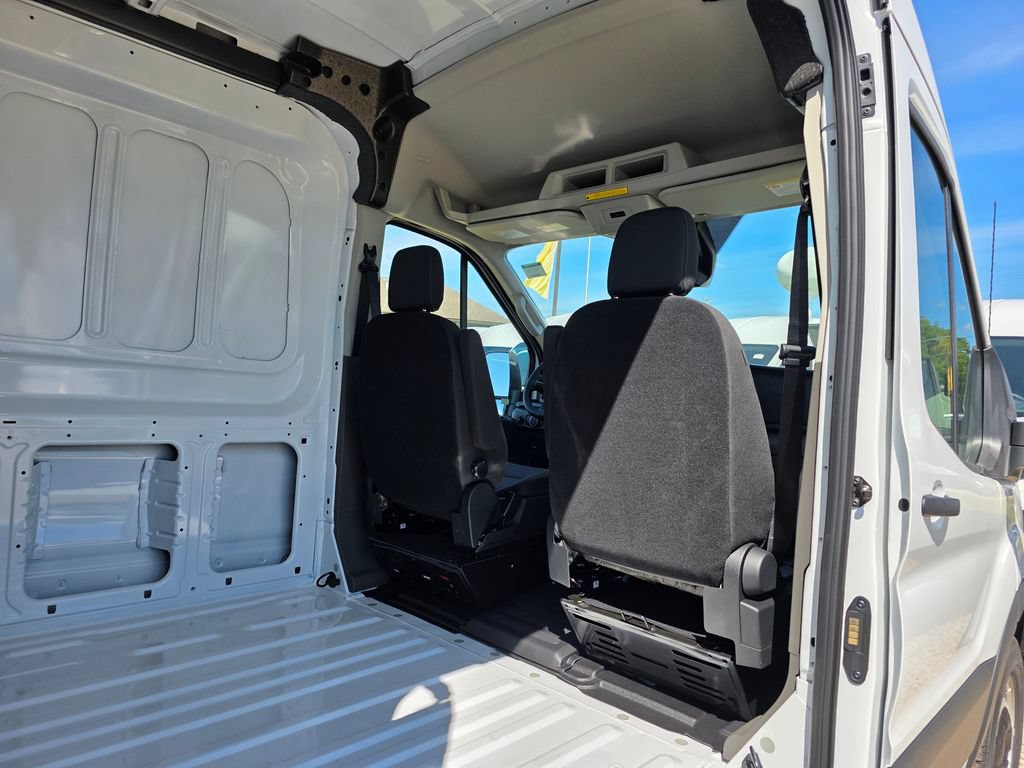 New 2026 Ford Transit 250 148 Medium Roof RWD image 17
