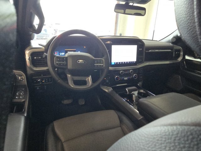 Used 2022 Ford Explorer Platinum w/ Equipment Group 601A AWD/4WD image 18