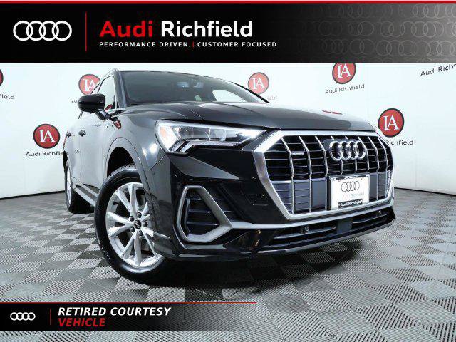 Certified 2025 Audi Q3 2.0T Premium w/ Convenience Package AWD/4WD image 4