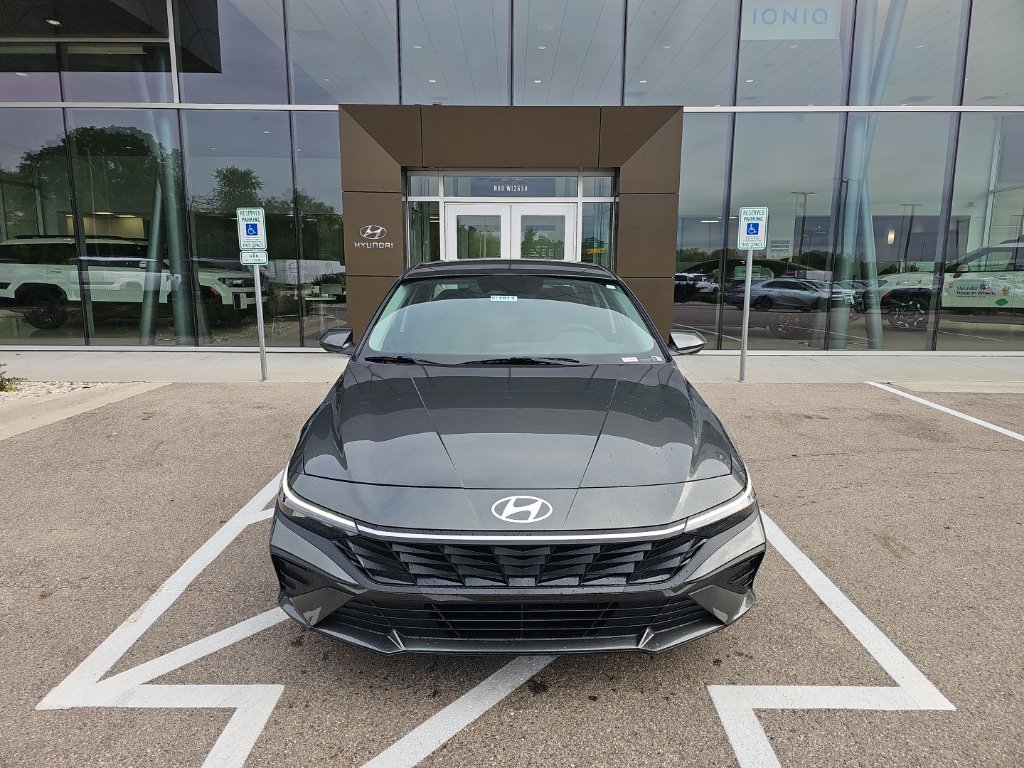 New 2026 Hyundai Elantra SE FWD image 8
