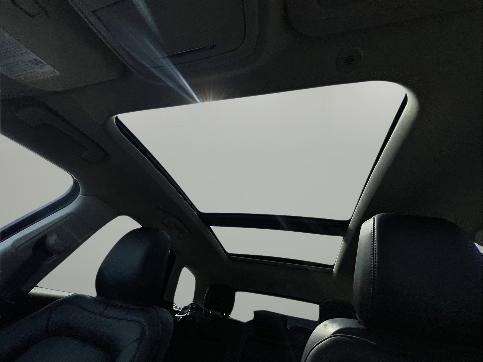 Used 2024 Lincoln Corsair AWD w/ Equipment Group 101A image 16