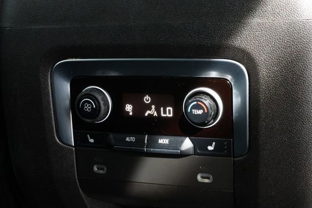 Used 2021 Chevrolet Suburban RST w/ Luxury Package image 31