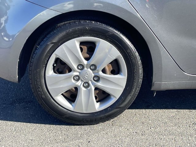 Used 2016 Kia Forte LX FWD image 7