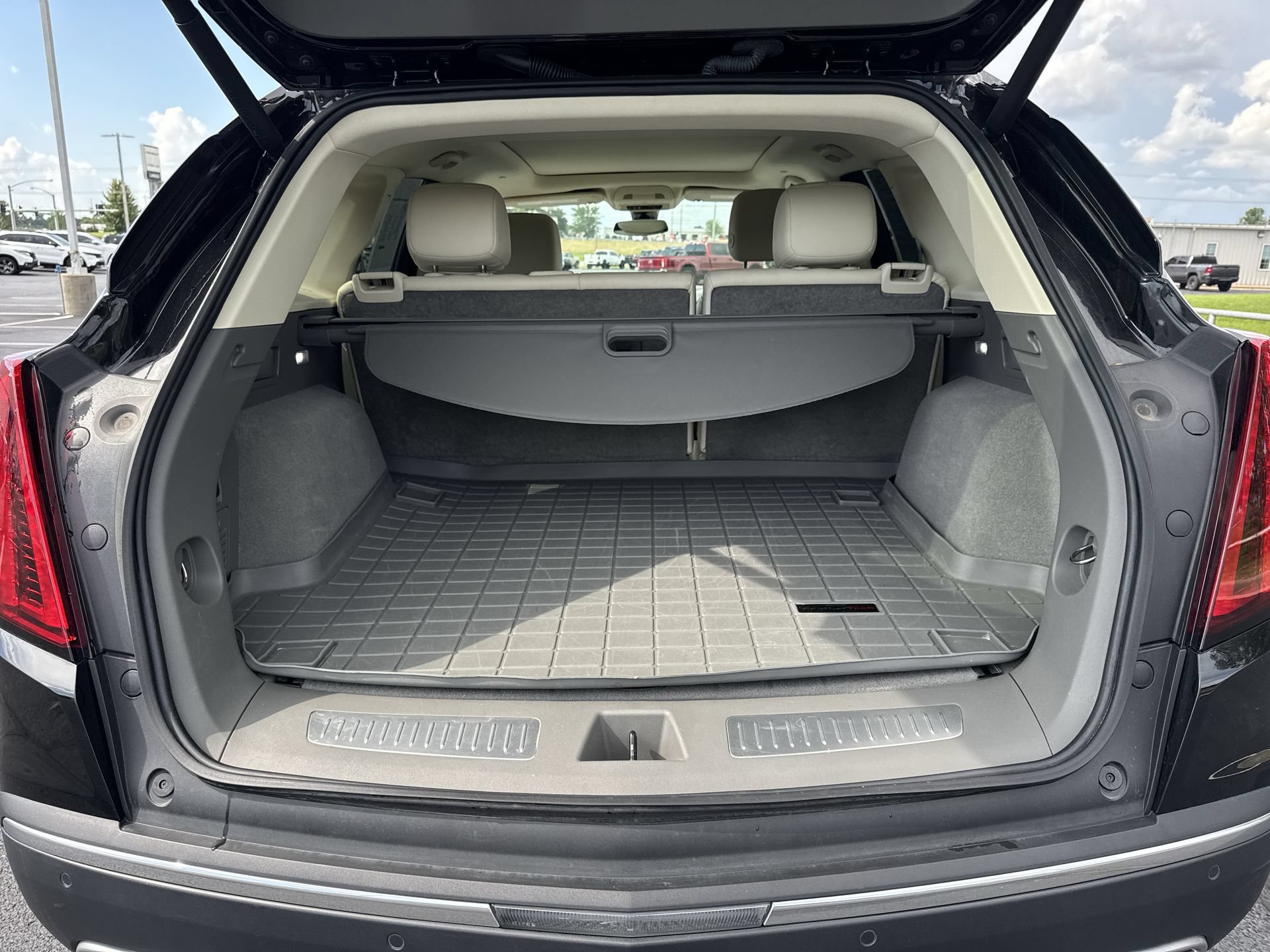 Certified 2023 Cadillac XT5 Premium Luxury AWD/4WD image 24