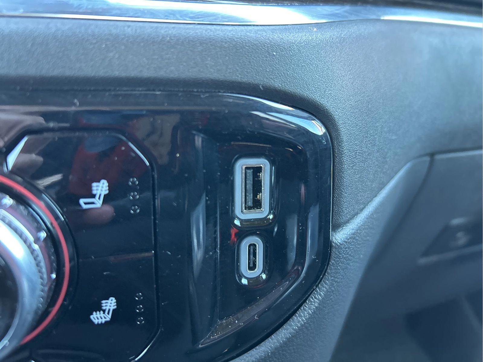 Used 2024 GMC Sierra 1500 Elevation image 33