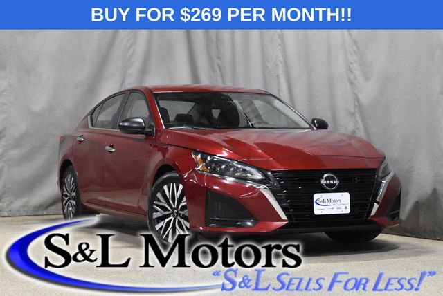 Used 2024 Nissan Altima 2.5 SV image 1