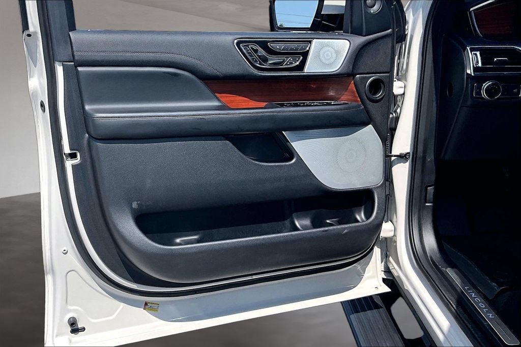 Used 2020 Lincoln Navigator Reserve w/ Equipment Group 208A Reserve RWD image 19