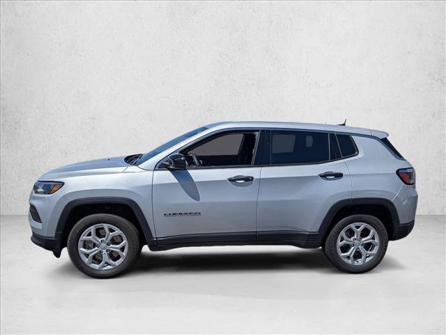 Used 2024 Jeep Compass Sport image 8