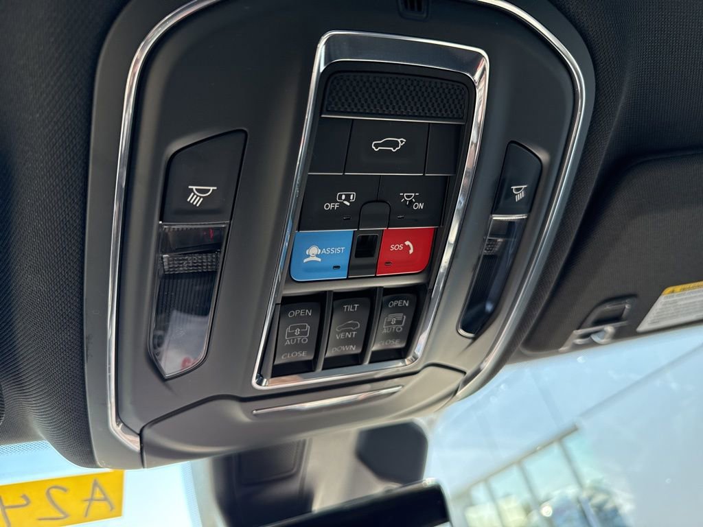 Used 2024 Jeep Grand Cherokee L Limited w/ Luxury Tech Group II image 28