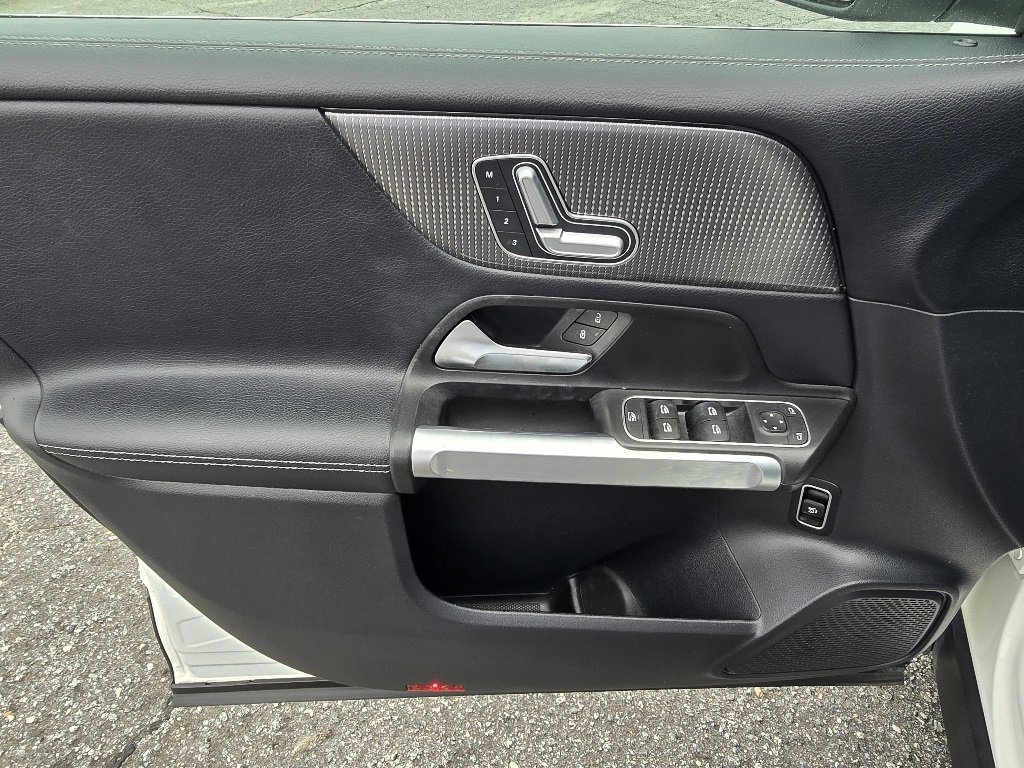 Used 2021 Mercedes-Benz GLB 250 image 9