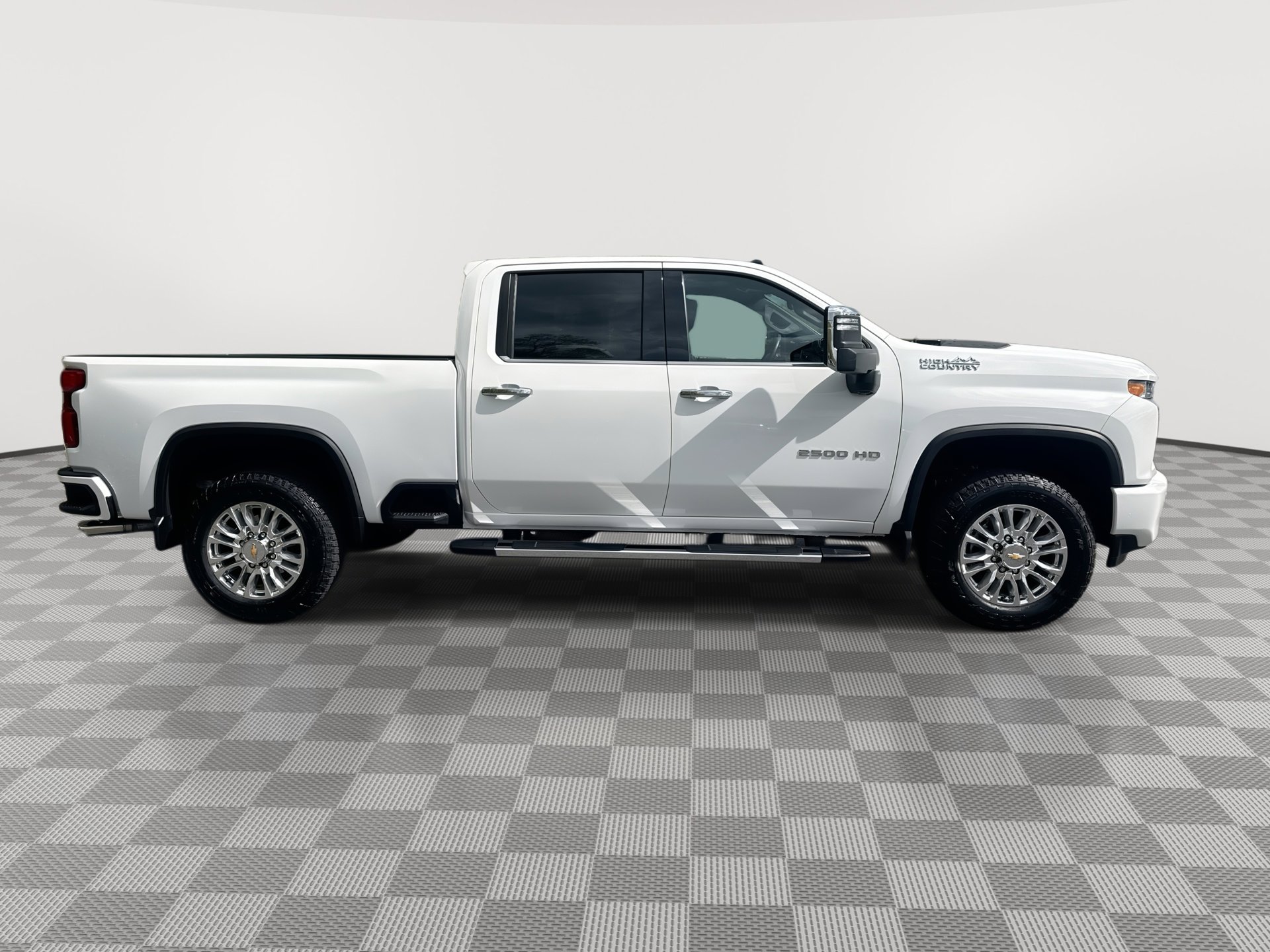 Certified 2022 Chevrolet Silverado 2500 High Country w/ Z71 Off-Road Package AWD/4WD image 9