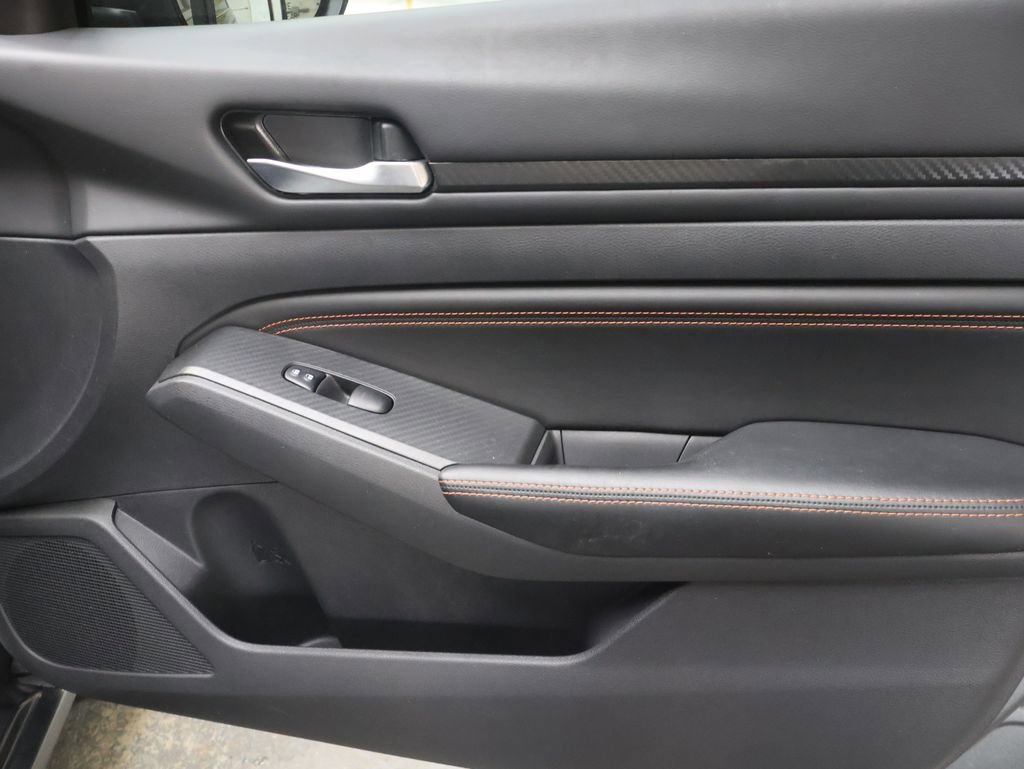 Used 2022 Nissan Altima 2.0 SR image 11