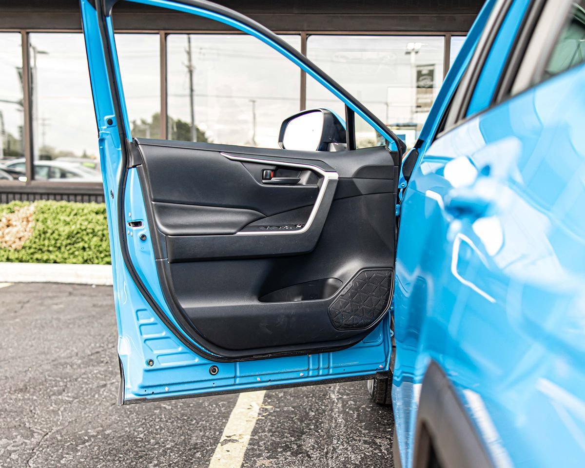 Used 2019 Toyota RAV4 LE w/ All Weather Liner Package AWD/4WD image 29