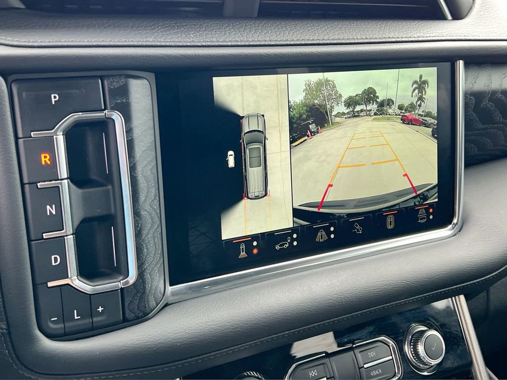 Used 2024 GMC Yukon Denali w/ Advanced Technology Package AWD/4WD image 16