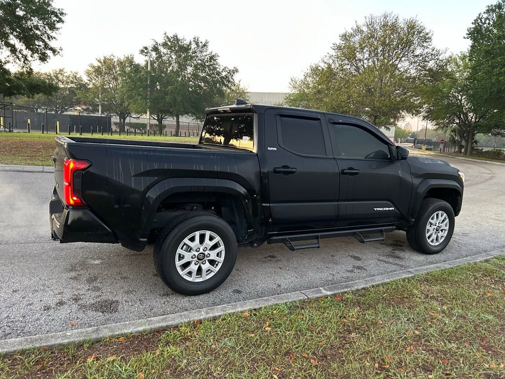 Certified 2024 Toyota Tacoma SR5 AWD/4WD image 5