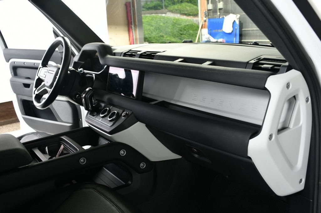 Used 2022 Land Rover Defender 110 X-Dynamic SE AWD/4WD image 28