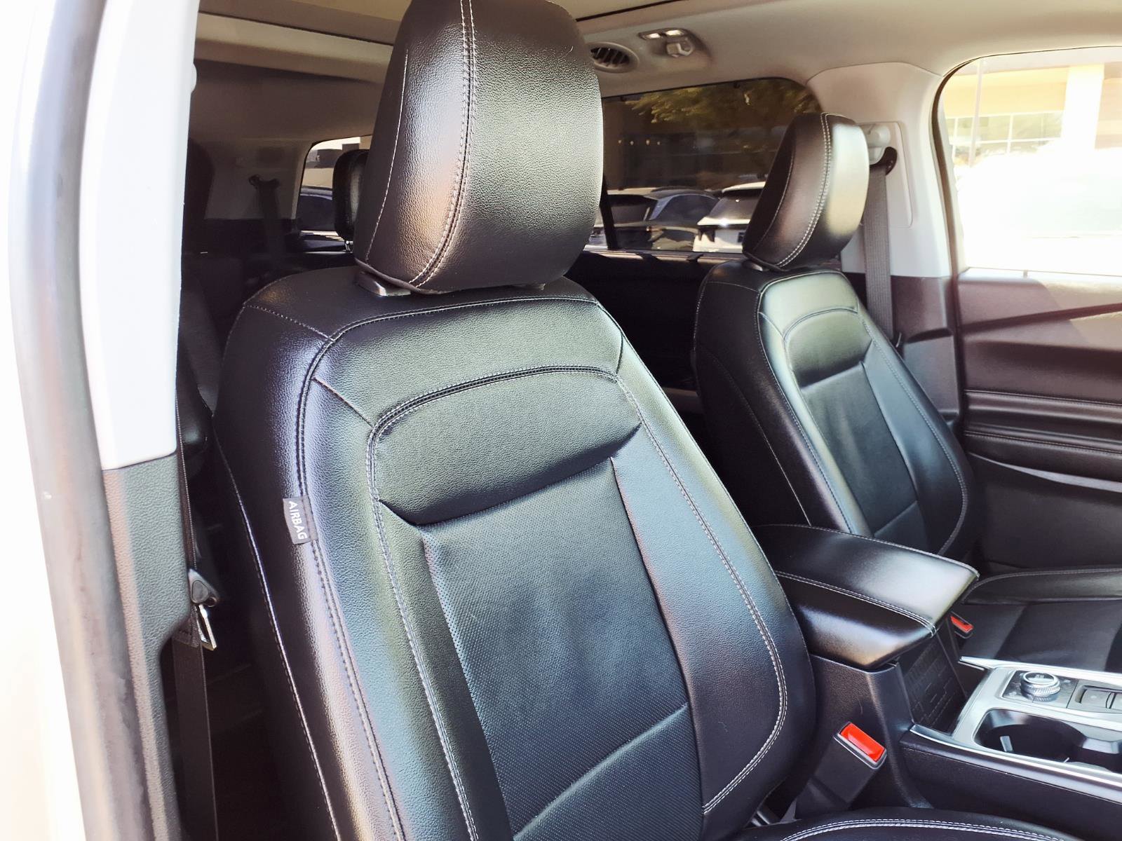 Used 2021 Ford Explorer Limited w/ Equipment Group 301A AWD/4WD image 12