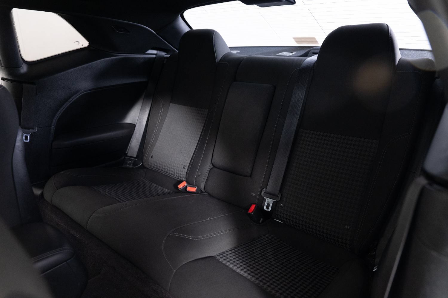 Used 2018 Dodge Challenger SXT RWD image 17