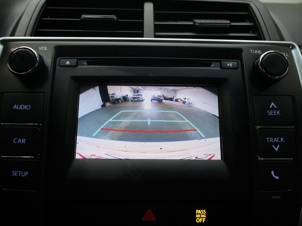 Used 2015 Toyota Camry SE FWD image 26