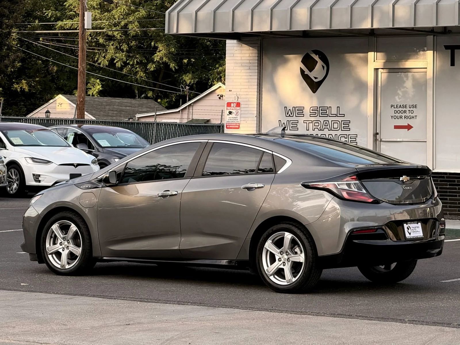 Used 2017 Chevrolet Volt LT FWD image 7
