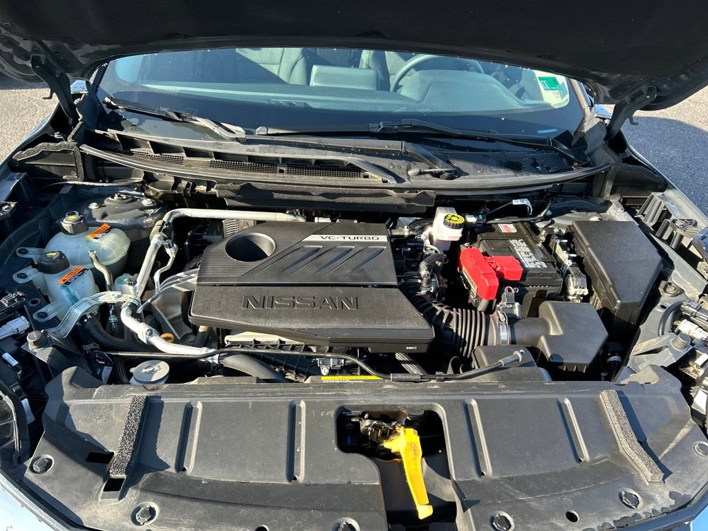 Used 2024 Nissan Rogue SV image 11