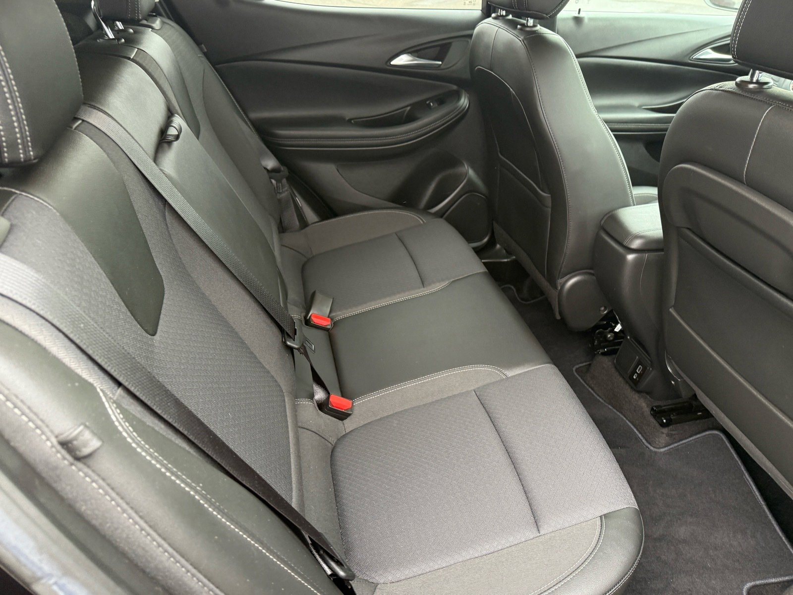 Used 2022 Buick Encore GX Select image 13