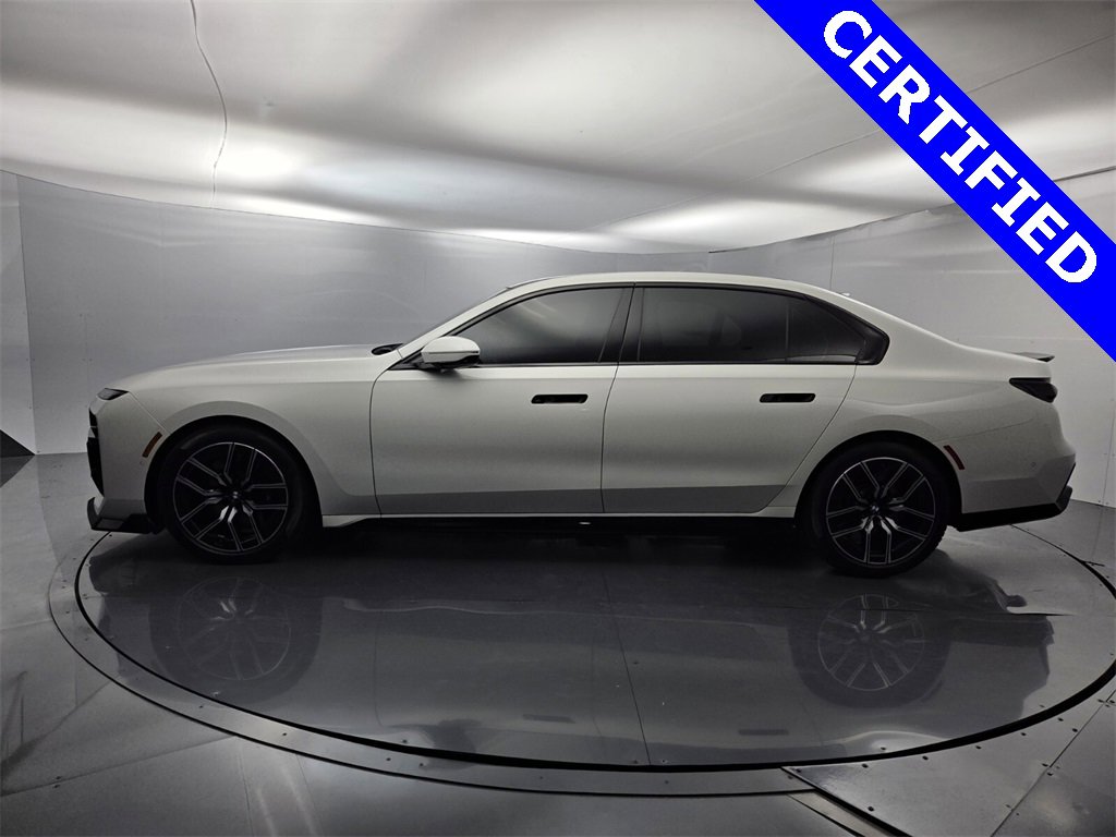 Used 2024 BMW 760i xDrive w/ Executive Package image 5