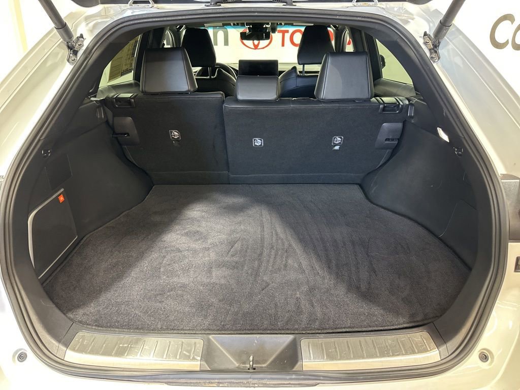Used 2024 Toyota Venza Limited image 16