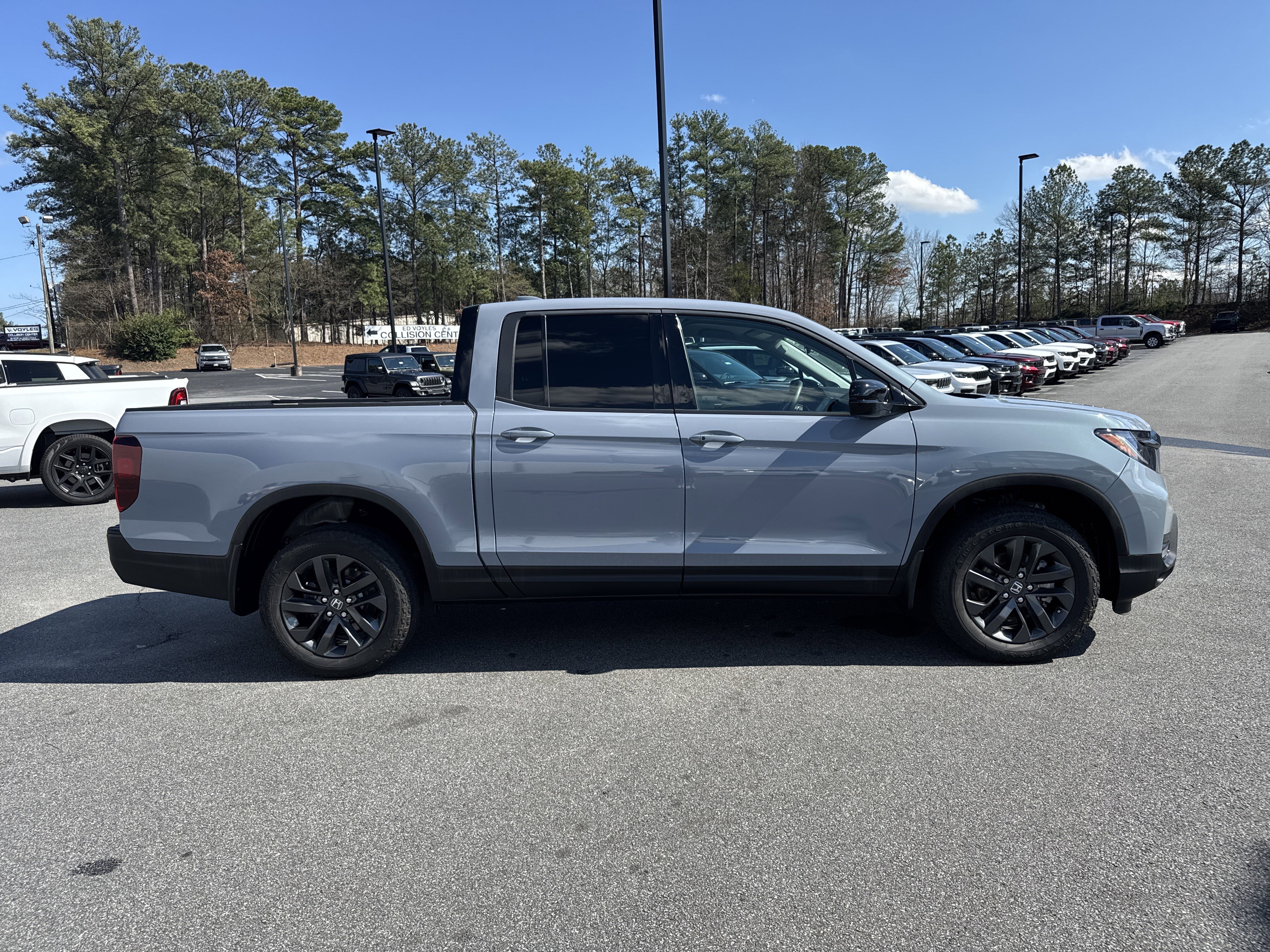 Used 2023 Honda Ridgeline Sport image 9