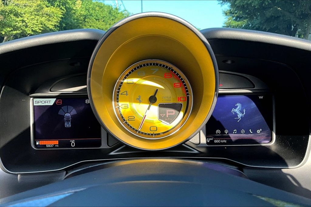 Used 2022 Ferrari F8 Tributo RWD image 13