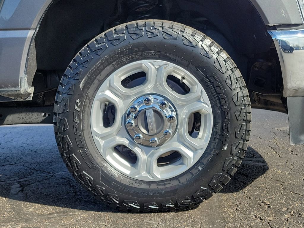 Certified 2025 Ford F250 XLT image 9