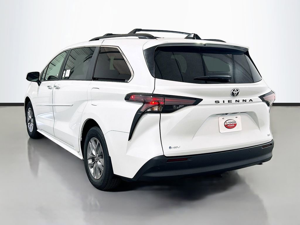 New 2026 Toyota Sienna XLE image 6