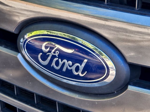 Used 2018 Ford F150 XLT w/ Equipment Group 302A Luxury AWD/4WD image 12