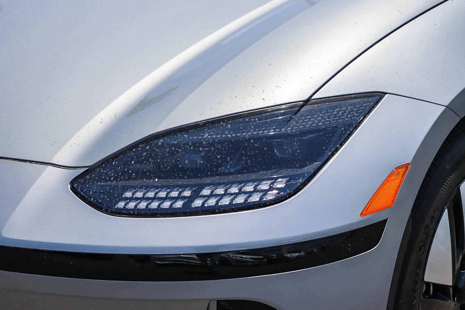 Used 2024 Hyundai Ioniq 6 SE RWD image 2
