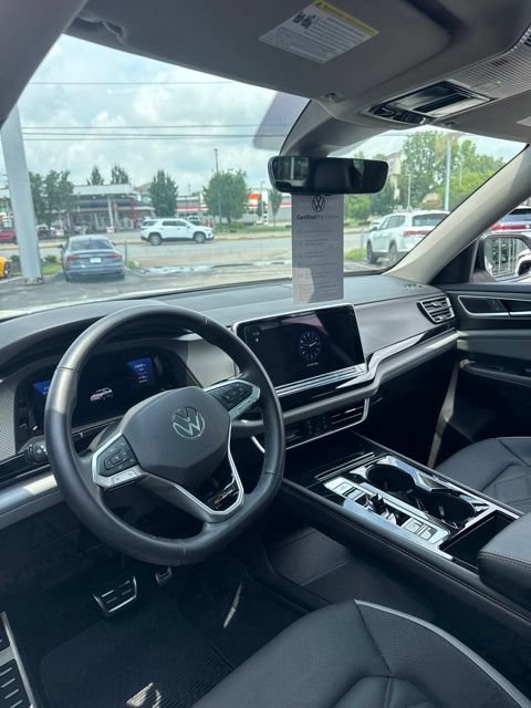Used 2024 Volkswagen Atlas Peak Edition SEL AWD/4WD image 21