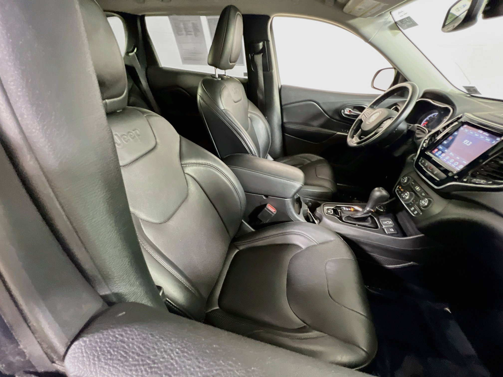 Used 2021 Jeep Cherokee Limited w/ Mopar Interior Package AWD/4WD image 27