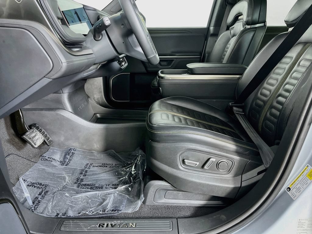 Used 2025 Rivian R1S Adventure AWD/4WD image 27