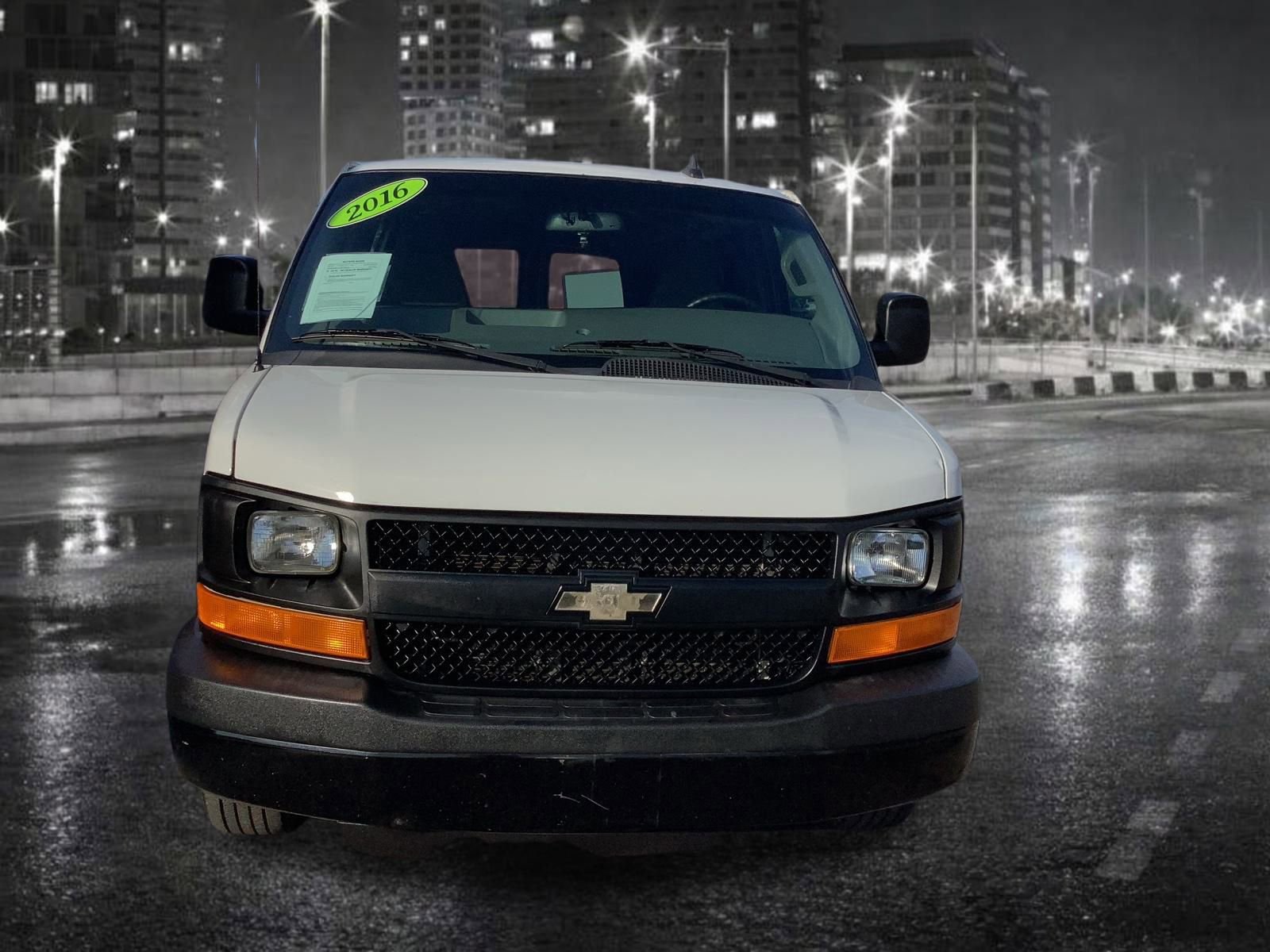 Used 2016 Chevrolet Express 3500 Extended image 4