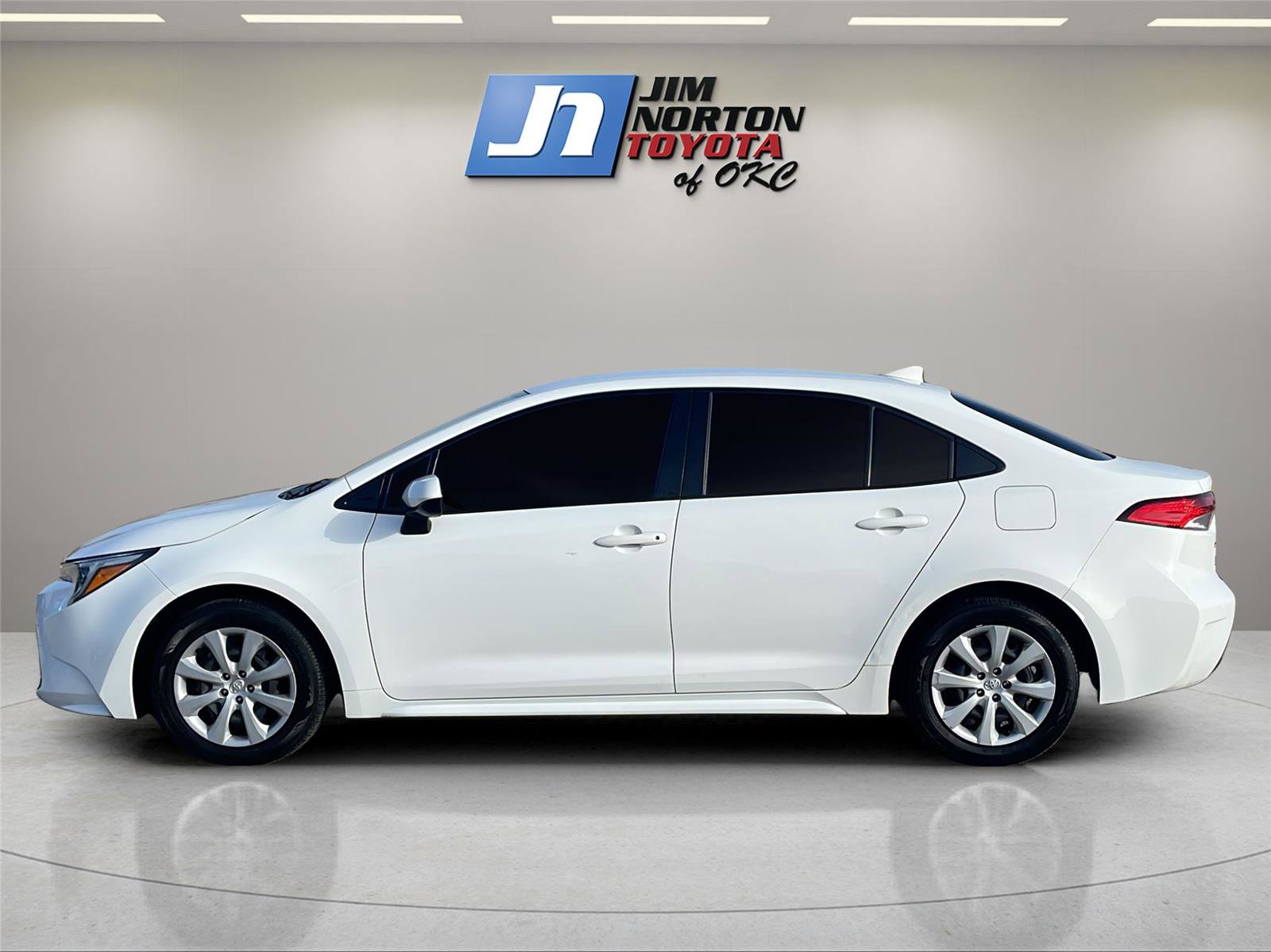 Used 2024 Toyota Corolla LE image 8