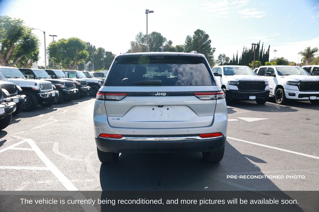 Used 2022 Jeep Grand Cherokee Limited 4xe w/ Luxury Tech Group II AWD/4WD image 4