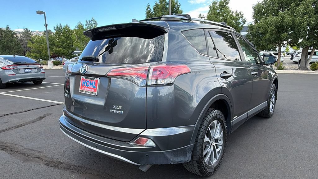 Used 2018 Toyota RAV4 XLE w/ Convenience Package AWD/4WD image 3
